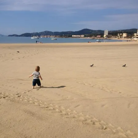 Apartamento Coquet 4 Couchages Au Lavandou - Proche Plage, Parking Inclus, Commerces A Proximite - Fr-1-251-299 *